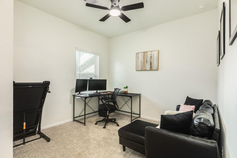 Furnished interior view inside a new home in Columbia Lakes, West Columbia (Image 19).