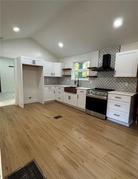 Image 41 of a home in .
