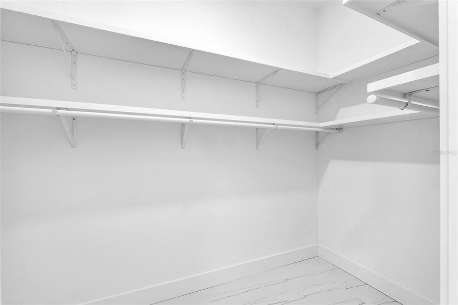 Spacious, unfurnished interior of a new home in , Thonotosassa (Image 42).