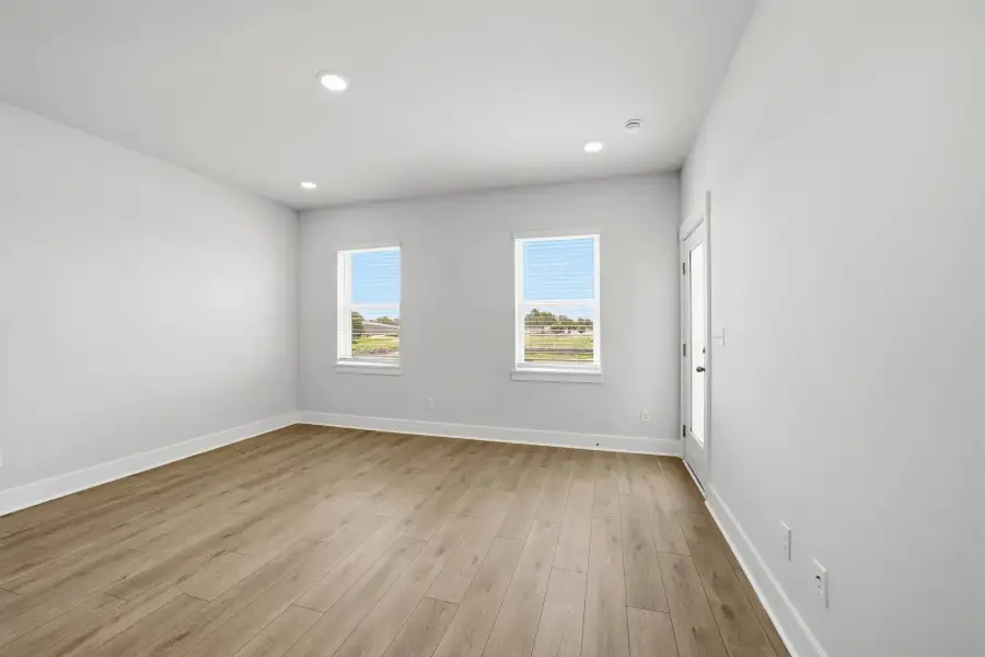 Similar Santorini floorplan. Features and finishes may vary.