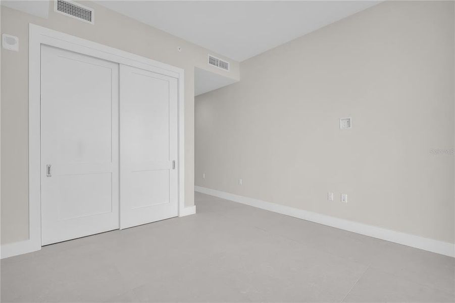 Spacious, unfurnished interior of a new home in , St. Petersburg (Image 78).