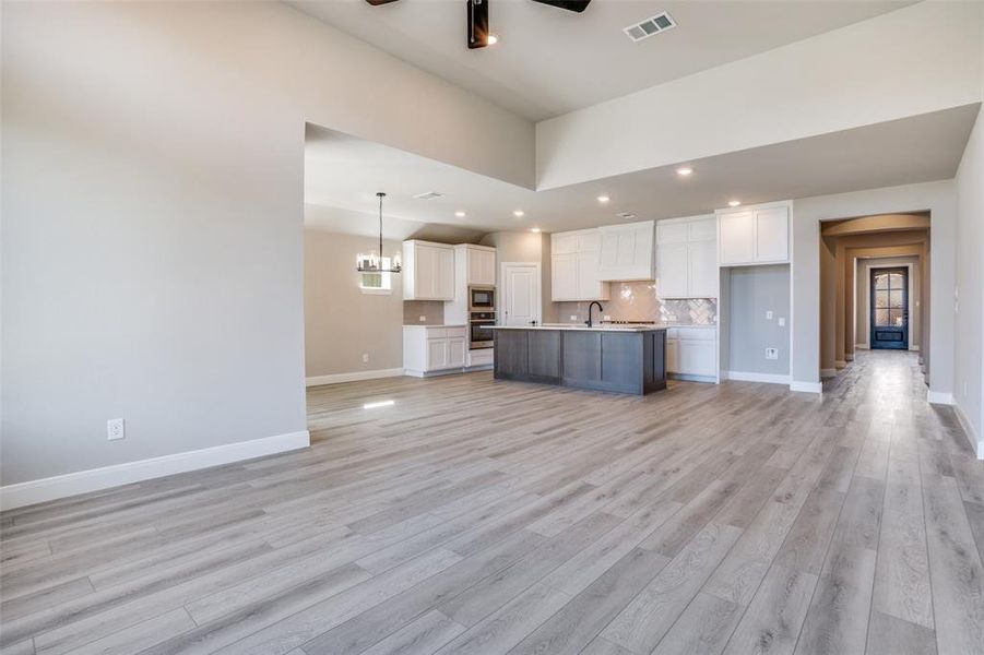 Spacious, unfurnished interior of a new home in West Crossing, Anna (Image 19).