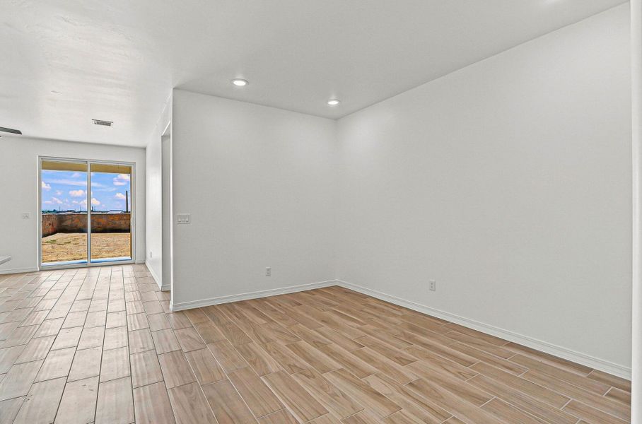 Spacious, unfurnished interior of a new home in Emerald Estates, Horizon City (Image 24). Spacious, unfurnished interior of a new home in Emerald Estates, Horizon City (Image 24).