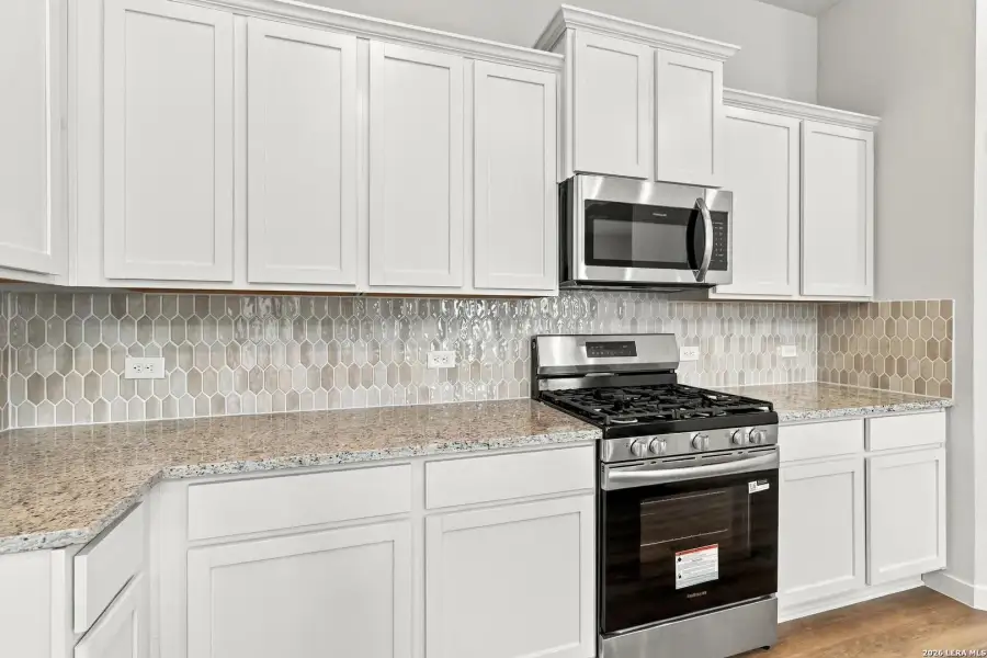 Furnished interior view inside a new home in Hunters Ranch, San Antonio (Image 10).