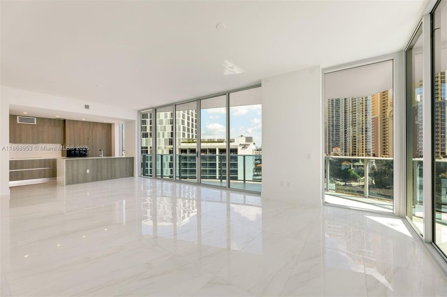 Spacious, unfurnished interior of a new home in , Sunny Isles Beach (Image 19).