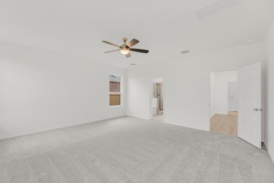 Spacious, unfurnished interior of a new home in Salerno - Hallmark Collection, Round Rock (Image 24). Spacious, unfurnished interior of a new home in Salerno - Hallmark Collection, Round Rock (Image 24).