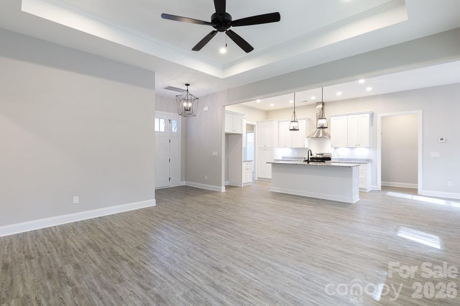 Open floorplan and LTV located throughout the main living area Open floorplan and LTV located throughout the main living area