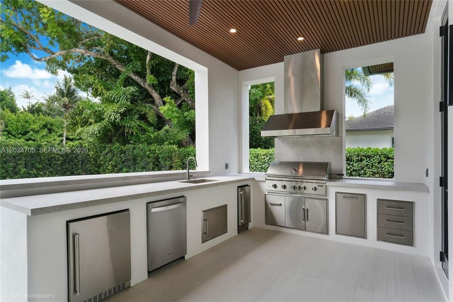 Exterior details and patio area of a home in , Pinecrest (Image 32).