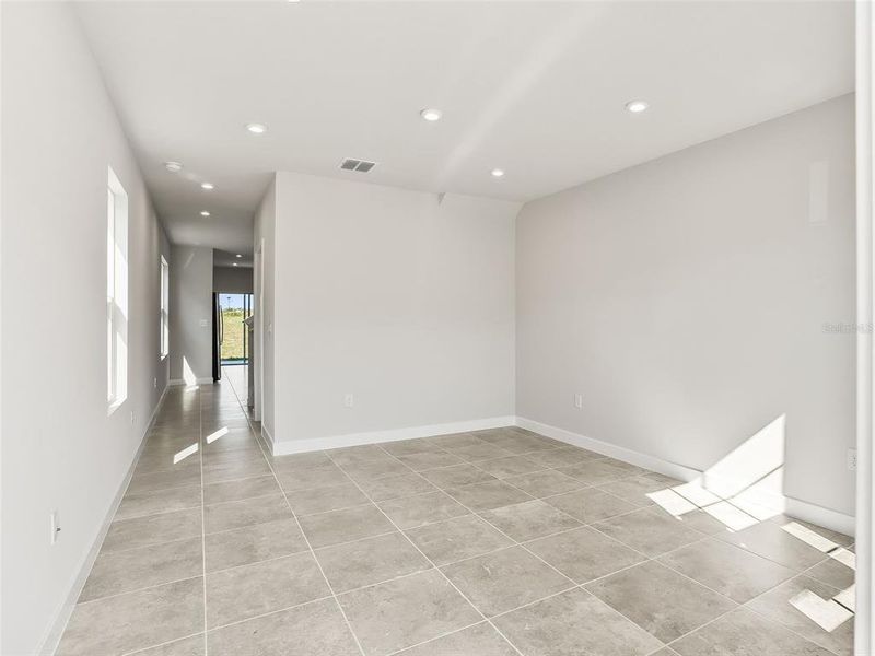Spacious, unfurnished interior of a new home in , Lady Lake (Image 25).
