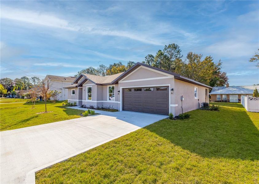 Exterior details and patio area of a home in , Palm Coast (Image 26).