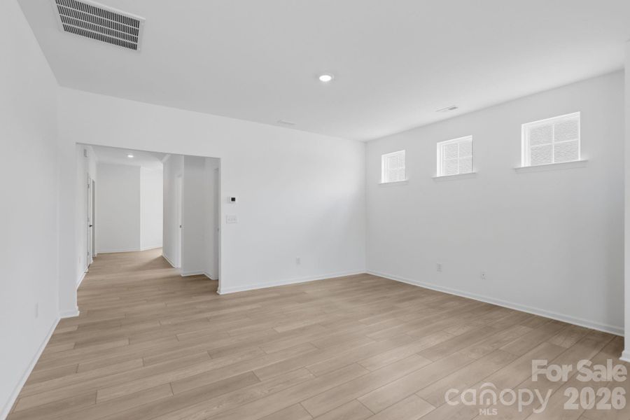 Spacious, unfurnished interior of a new home in Roselyn, Lancaster (Image 19).