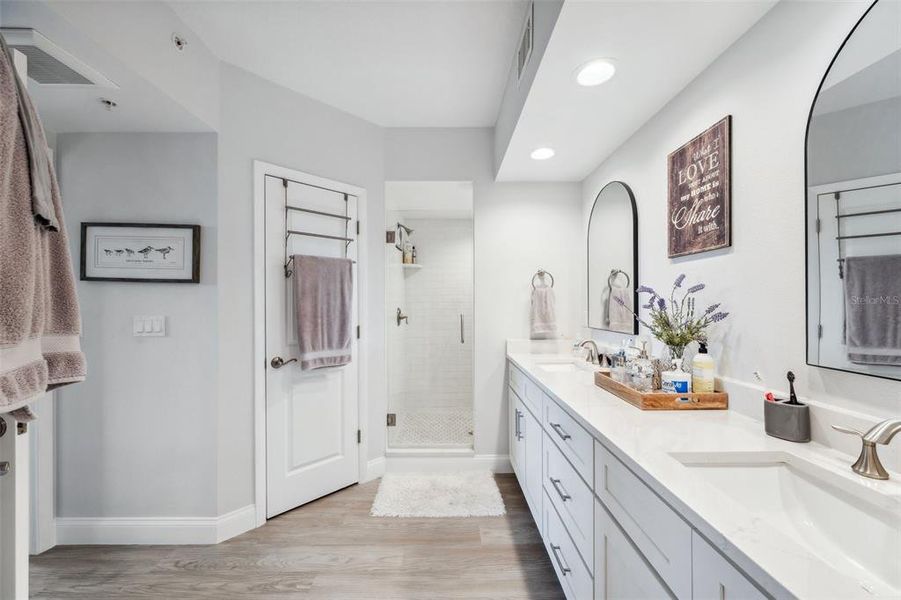 Furnished interior view inside a new home in , Largo (Image 16).