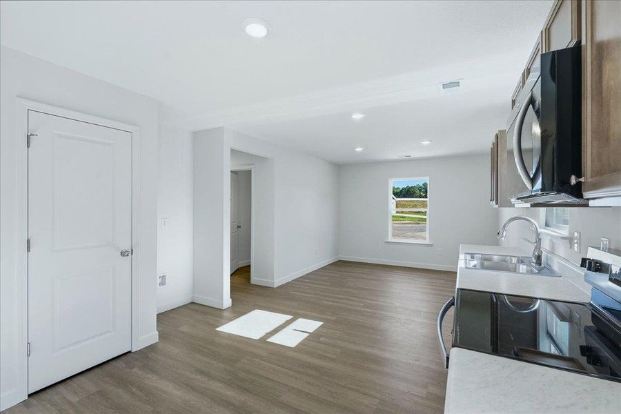 Spacious, unfurnished interior of a new home in Stones Throw, Inman (Image 16).