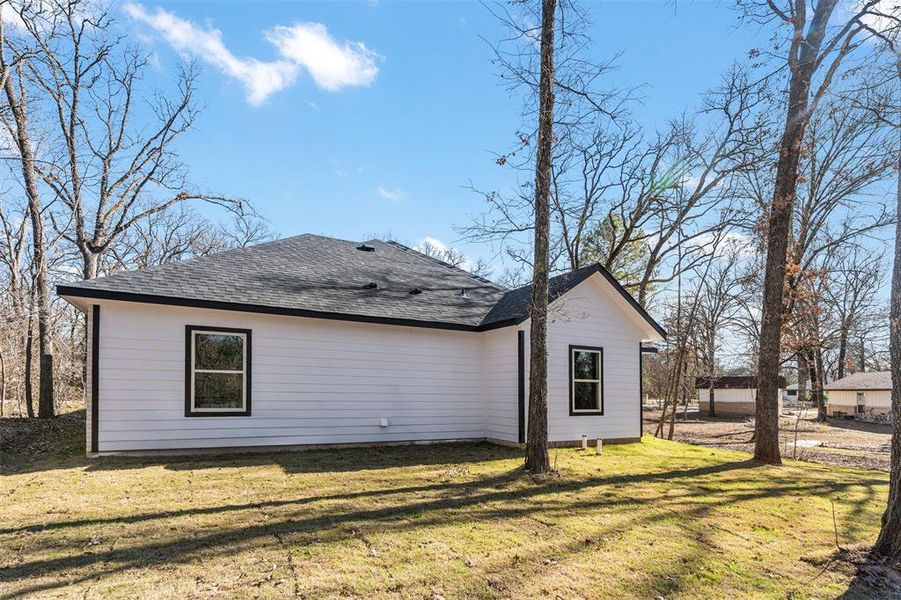 Exterior details and patio area of a home in , Trinidad (Image 25).