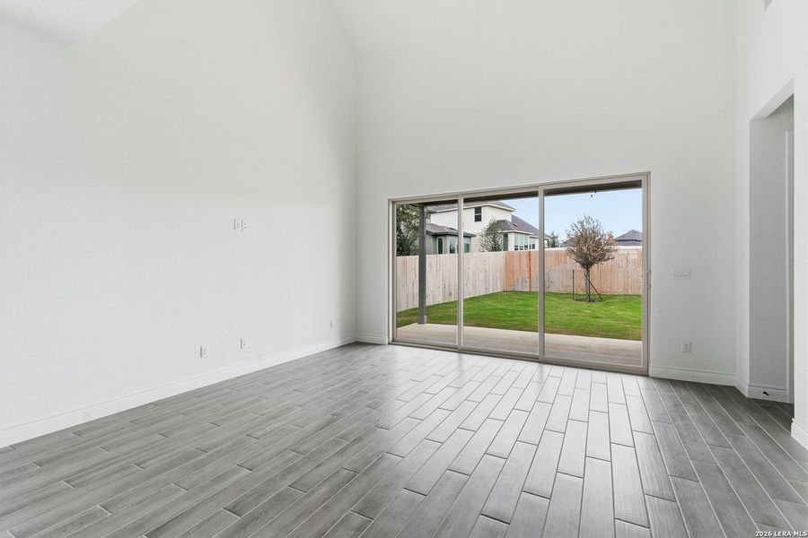 Spacious, unfurnished interior of a new home in Davis Ranch, San Antonio (Image 25).