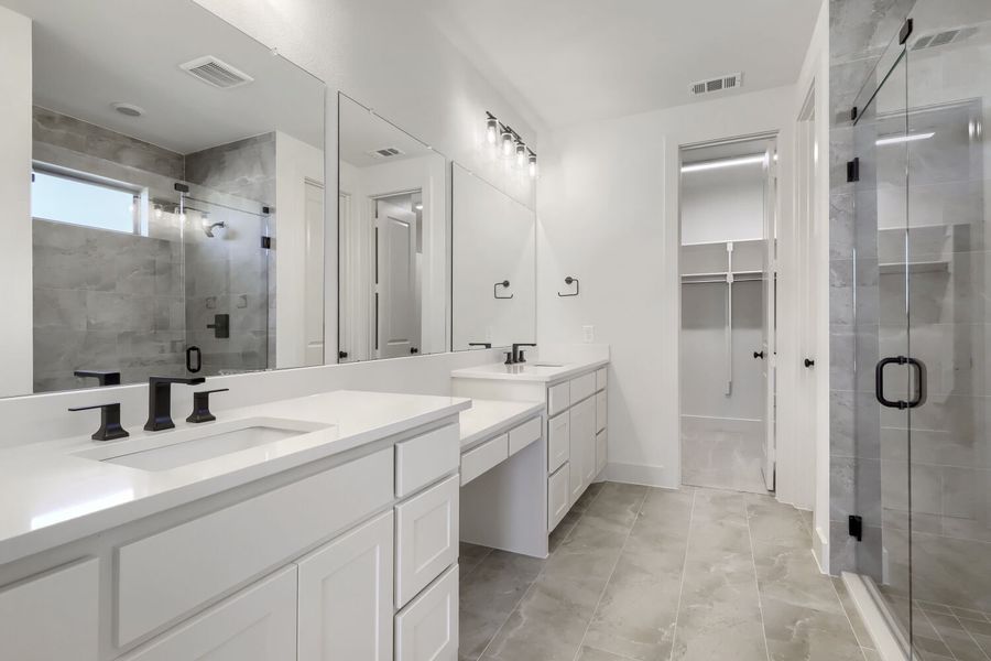 1705 Clover Fern - Primary Bathroom