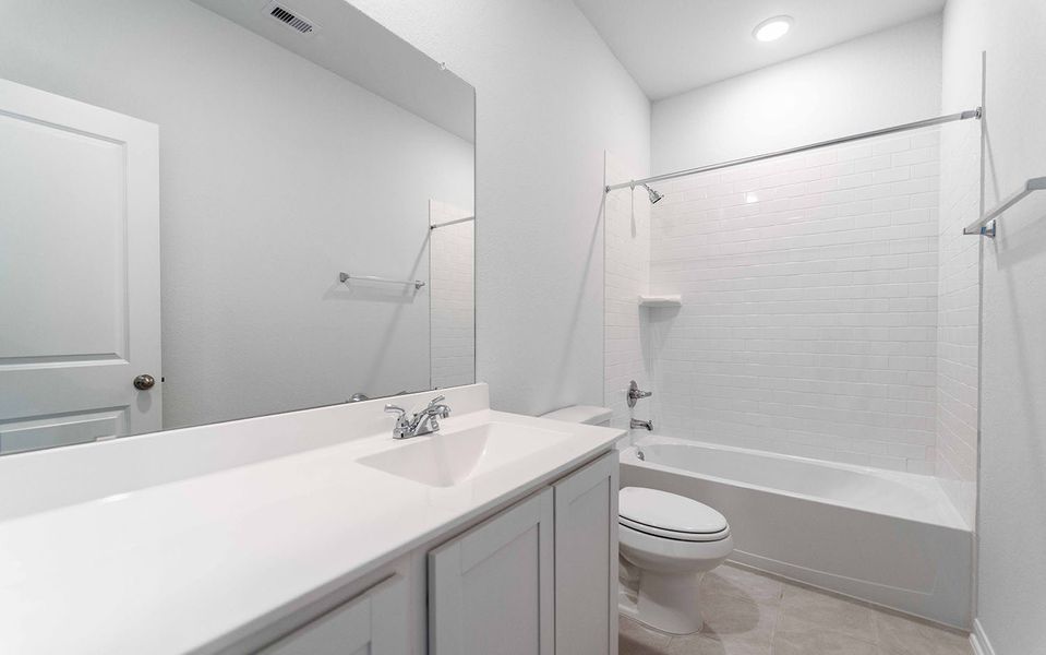 Furnished interior view inside a new home in Magnolia Springs, Montgomery (Image 8).