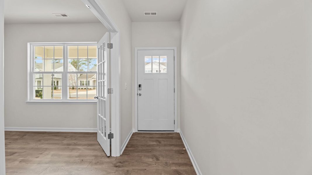 Spacious, unfurnished interior of a new home in West New Bern, New Bern (Image 9).
