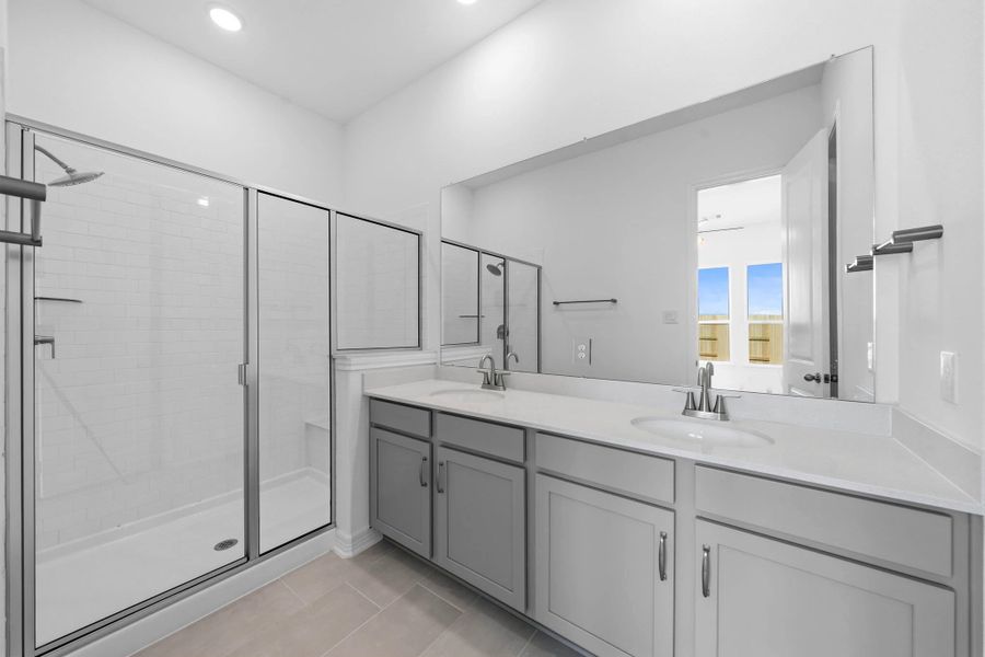 Furnished interior view inside a new home in Wildrye, Waller (Image 8).