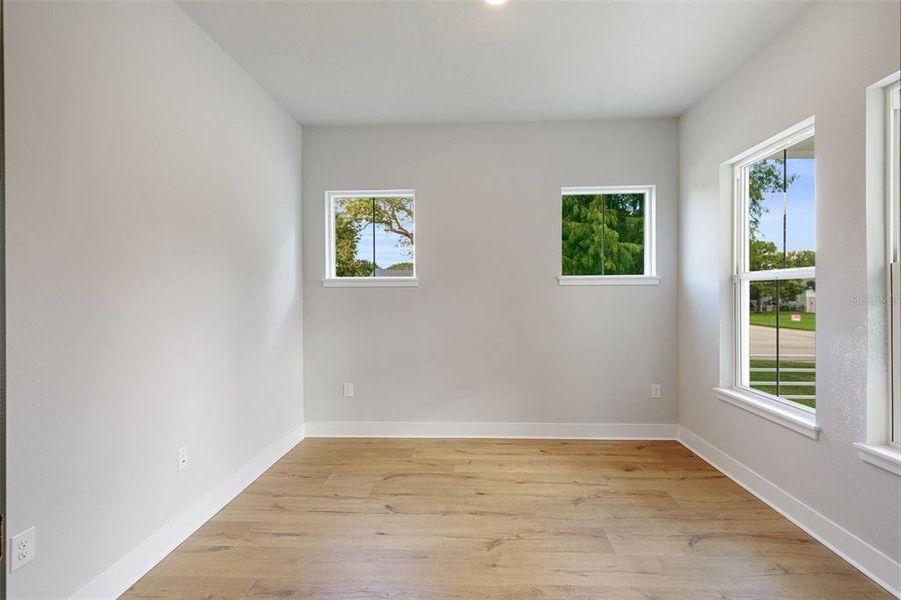 Spacious, unfurnished interior of a new home in , St. Petersburg (Image 6).