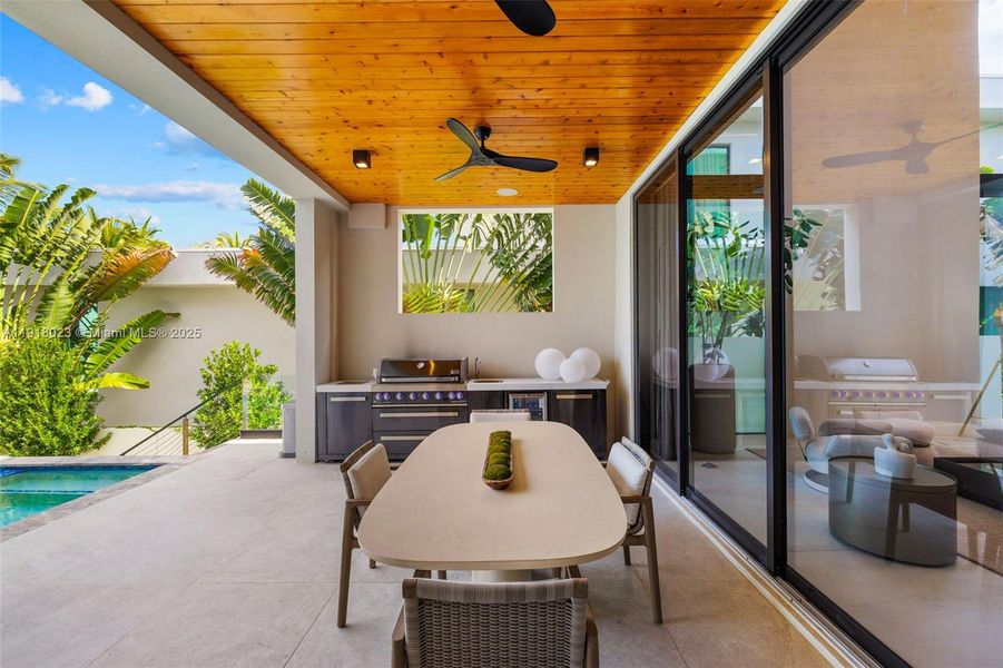Exterior details and patio area of a home in , Miami (Image 41).