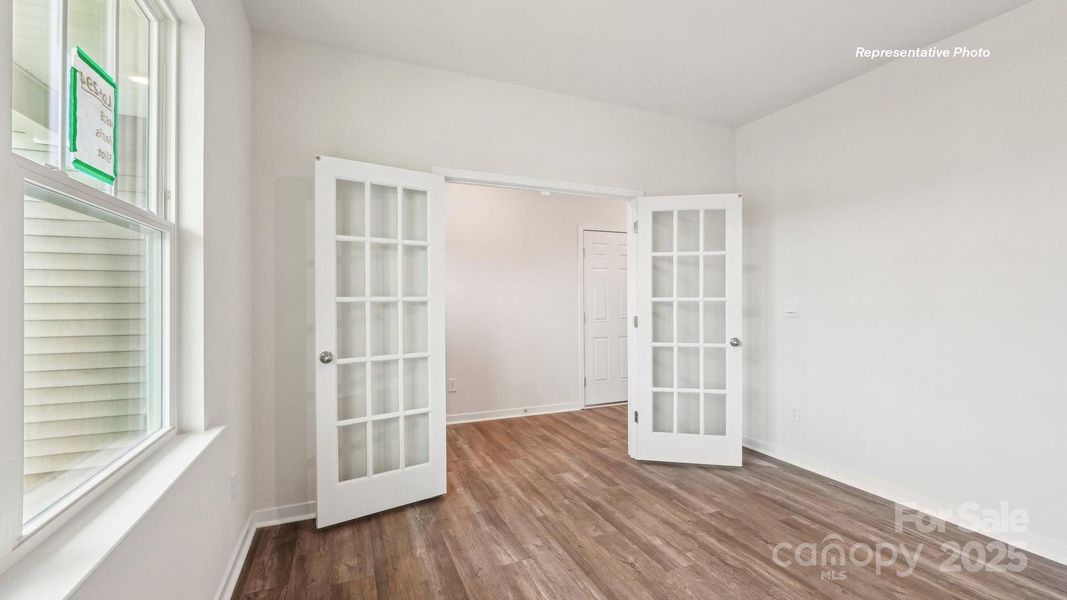 Spacious, unfurnished interior of a new home in Reedy Creek Preserve, Charlotte (Image 17).