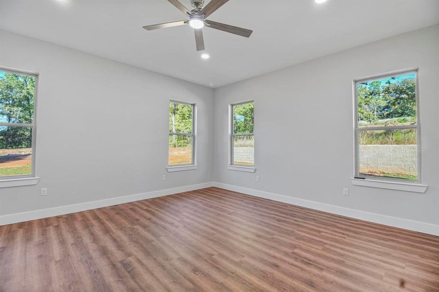 Spacious, unfurnished interior of a new home in , Lindale (Image 12).