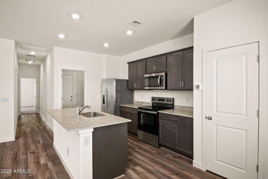 Southwest_Cottonwood_E_L_006 Southwest_Cottonwood_E_L_006