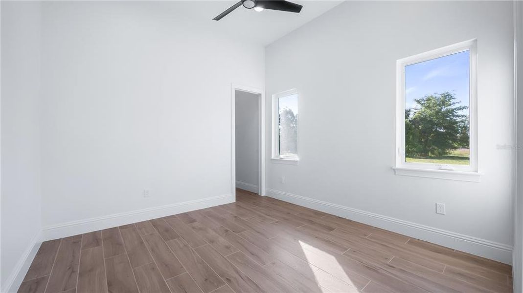 Spacious, unfurnished interior of a new home in , Sorrento (Image 29).