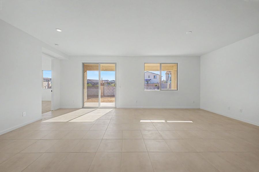 Spacious, unfurnished interior of a new home in Frontera, Surprise (Image 7).