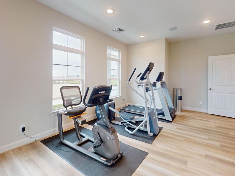 Live well every day and make new friends in the workout center