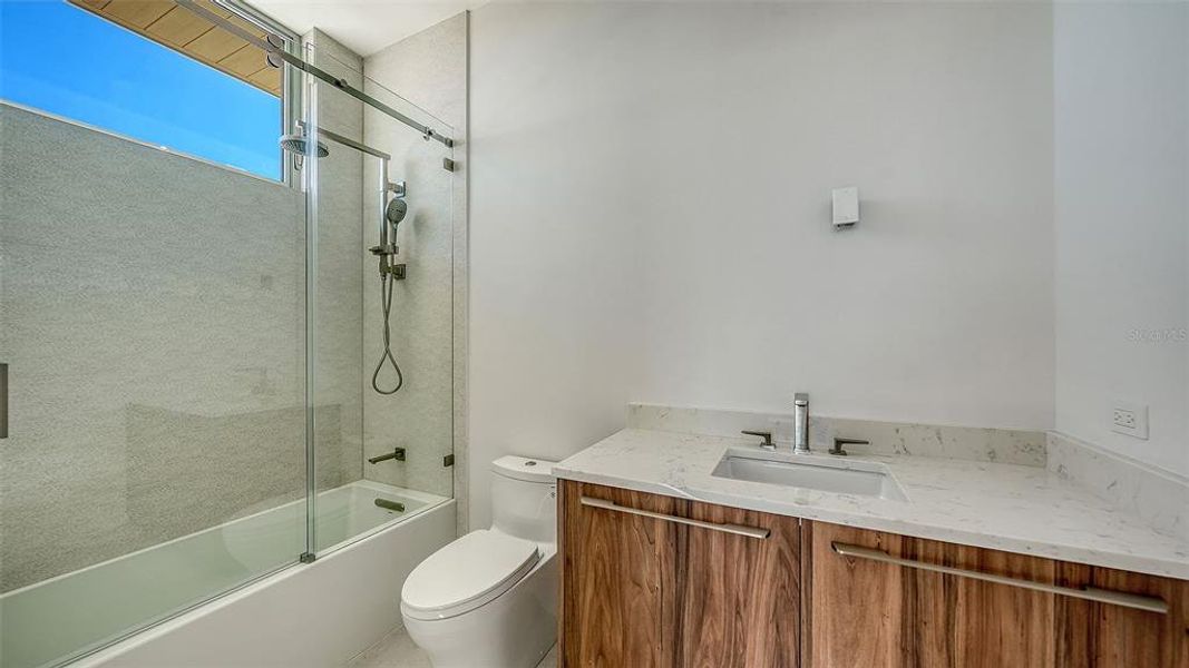 Furnished interior view inside a new home in , Longboat Key (Image 16).