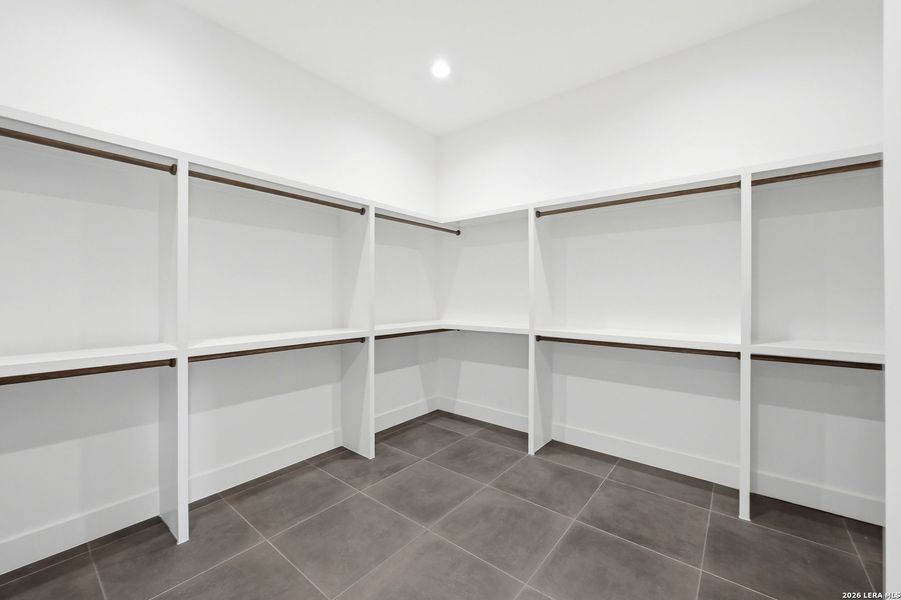 Spacious, unfurnished interior of a new home in , San Antonio (Image 25).