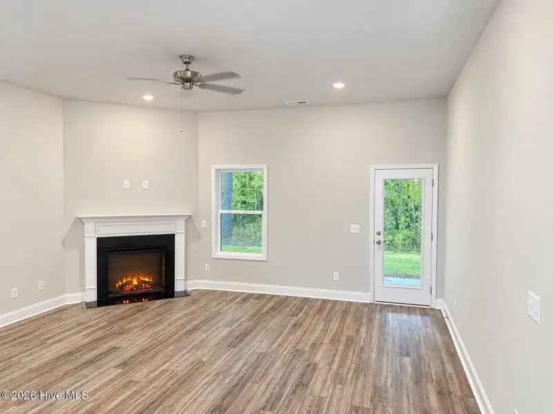 Spacious, unfurnished interior of a new home in Summer Place, Grimesland (Image 11).