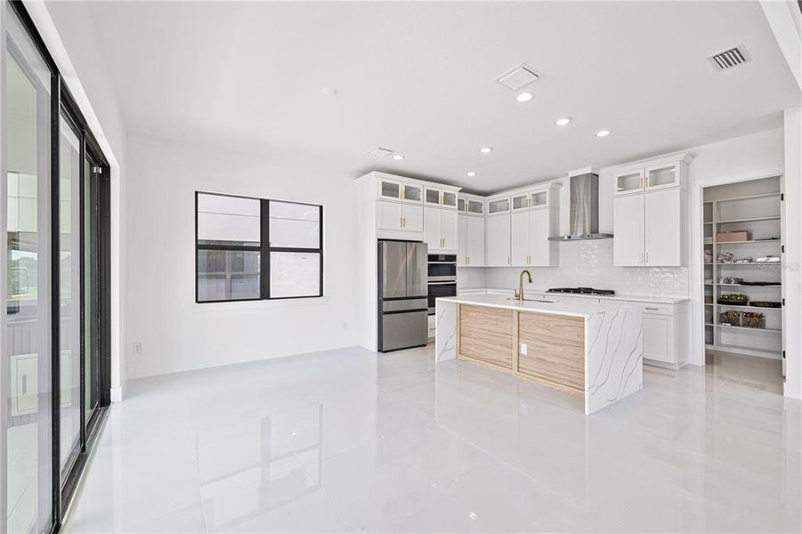 Furnished interior view inside a new home in , Montverde (Image 13).
