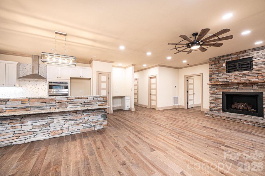 Image 28 of a home in .