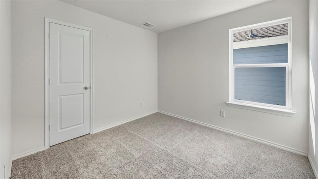 Spacious, unfurnished interior of a new home in Arbor Trails South, Princeton (Image 14).