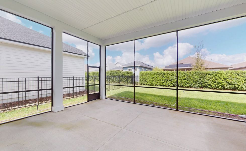 Exterior details and patio area of a home in Oakmont, Gainesville (Image 3).