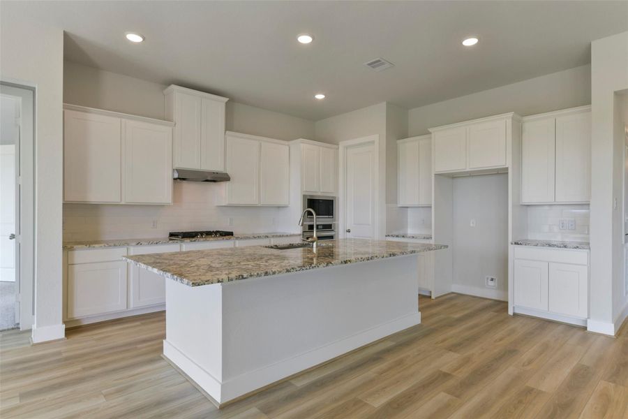 Furnished interior view inside a new home in Lago Mar, Texas City (Image 4).