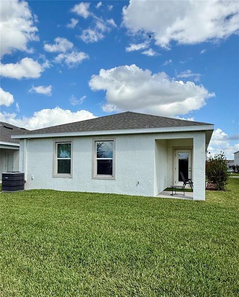 Exterior details and patio area of a home in Star Farms at Lakewood Ranch, Lakewood Ranch (Image 4).