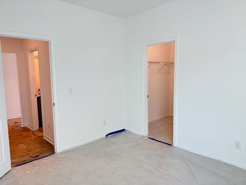 Spacious, unfurnished interior of a new home in Rowland's Grant, Fuquay Varina (Image 4).
