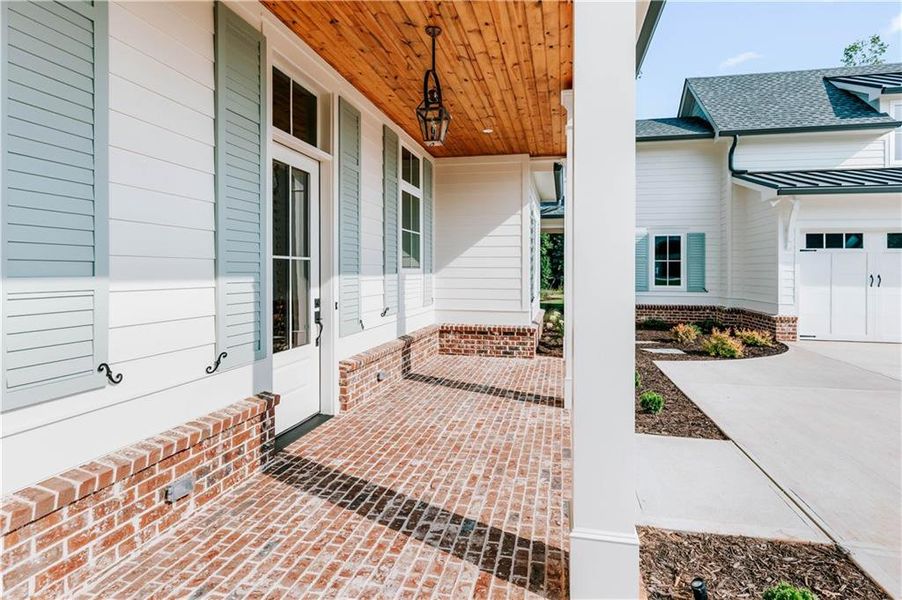 Exterior details and patio area of a home in , Jefferson (Image 33).