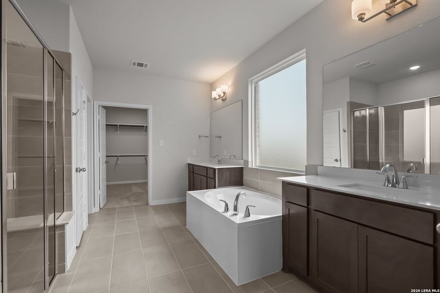 Furnished interior view inside a new home in Homestead, Schertz (Image 17).