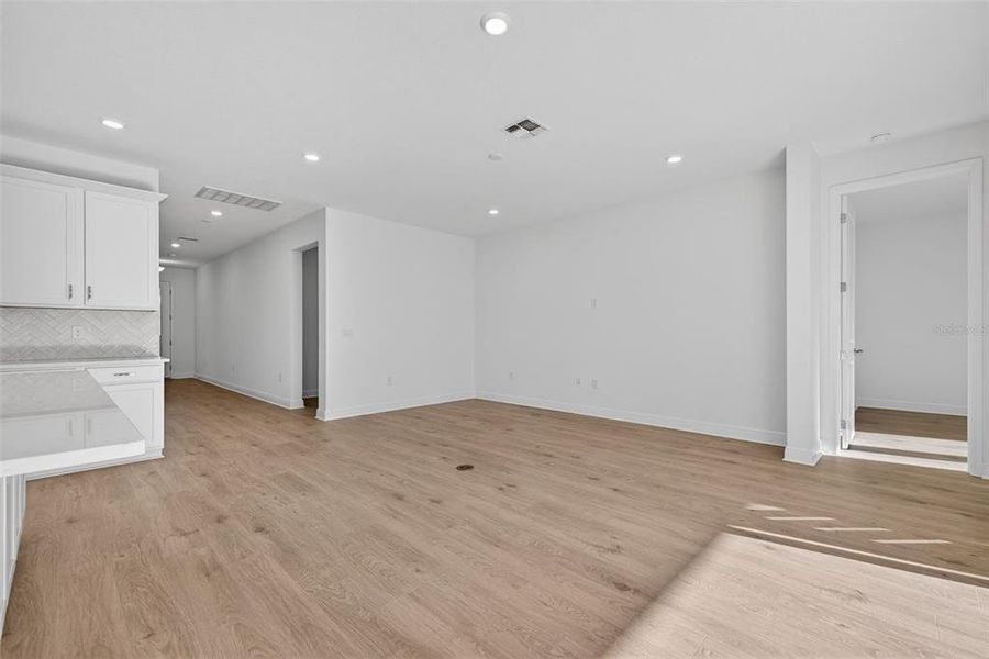 Spacious, unfurnished interior of a new home in Green Key Village, Lady Lake (Image 22). Spacious, unfurnished interior of a new home in Green Key Village, Lady Lake (Image 22).