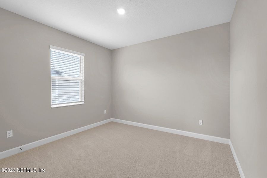 Spacious, unfurnished interior of a new home in Jennings Farm, Middleburg (Image 19).