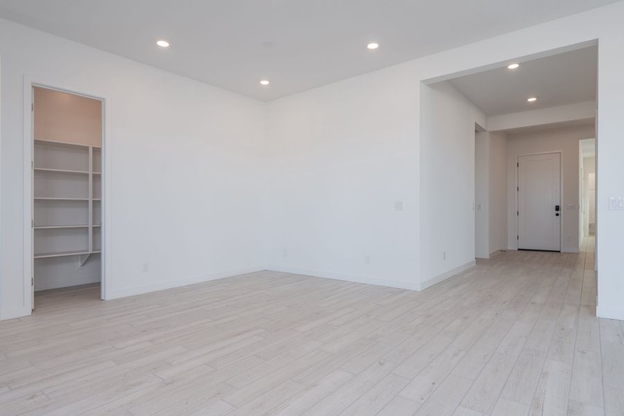 Spacious, unfurnished interior of a new home in Soleo, San Tan Valley (Image 12).