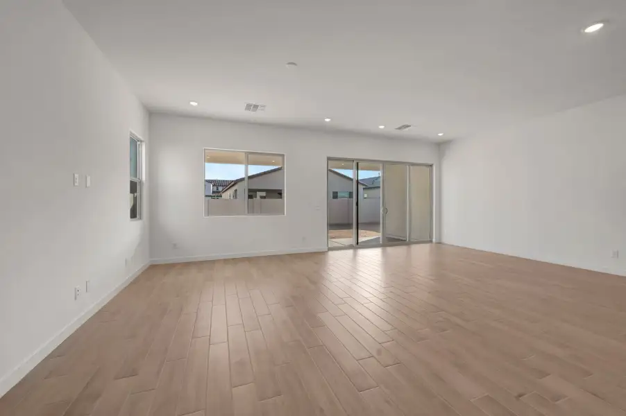 Spacious, unfurnished interior of a new home in Soleo, San Tan Valley (Image 21). Spacious, unfurnished interior of a new home in Soleo, San Tan Valley (Image 21).