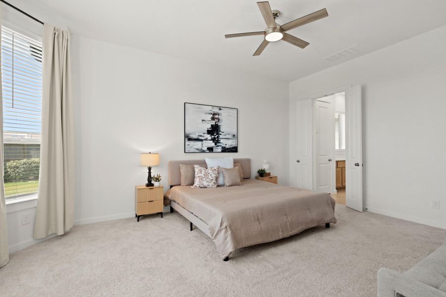 Come and unwind after a long day in this magnificent primary suite! This spacious room features an ensuite bathroom!