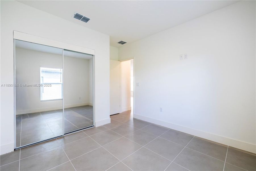 Spacious, unfurnished interior of a new home in , Palm Bay (Image 18).
