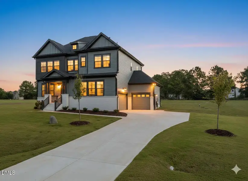 4 Bedrooms, 4 Full Baths 4 Bedrooms, 4 Full Baths